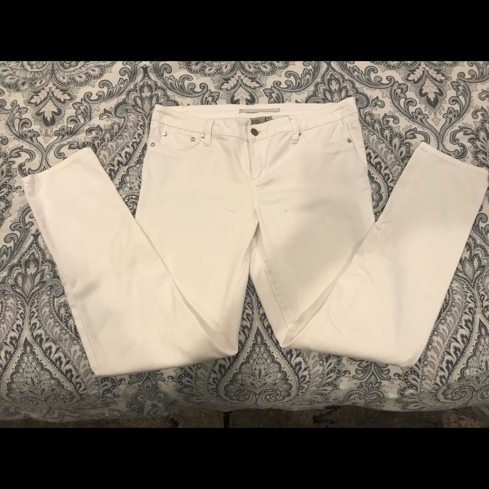 White skinny pants